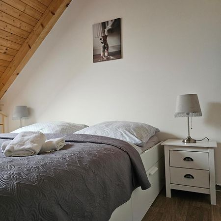 Apartman Maja Микулов Екстериор снимка