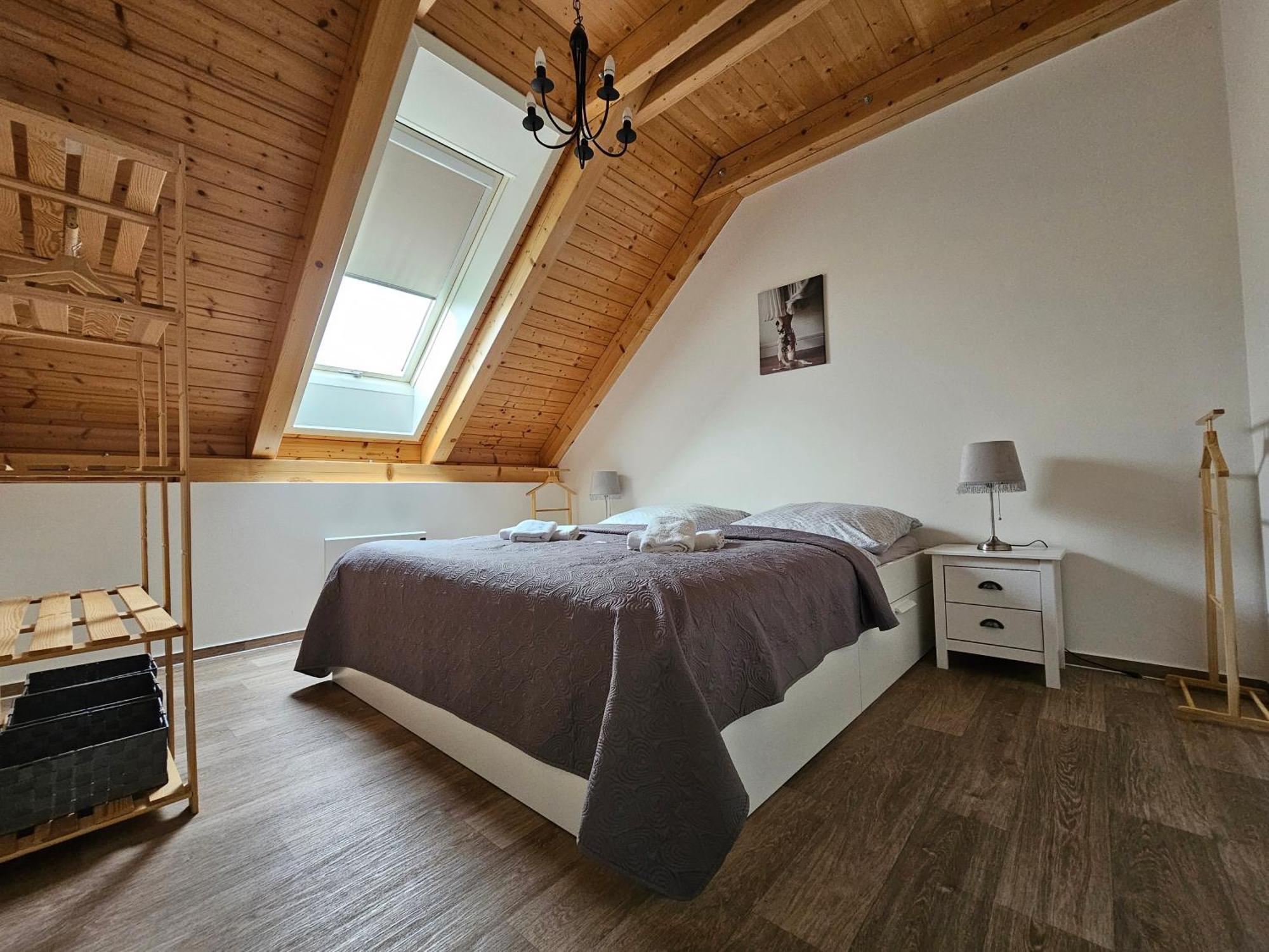 Apartman Maja Микулов Екстериор снимка