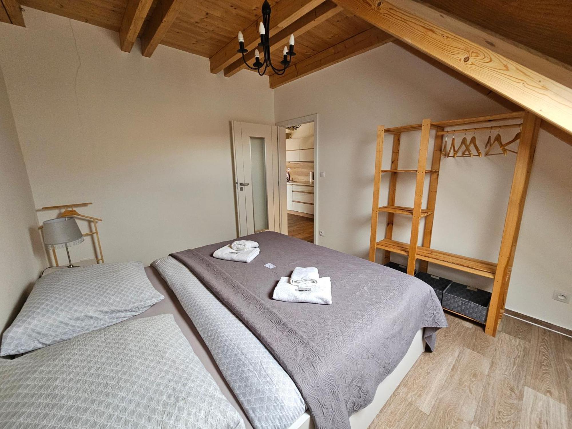Apartman Maja Микулов Екстериор снимка