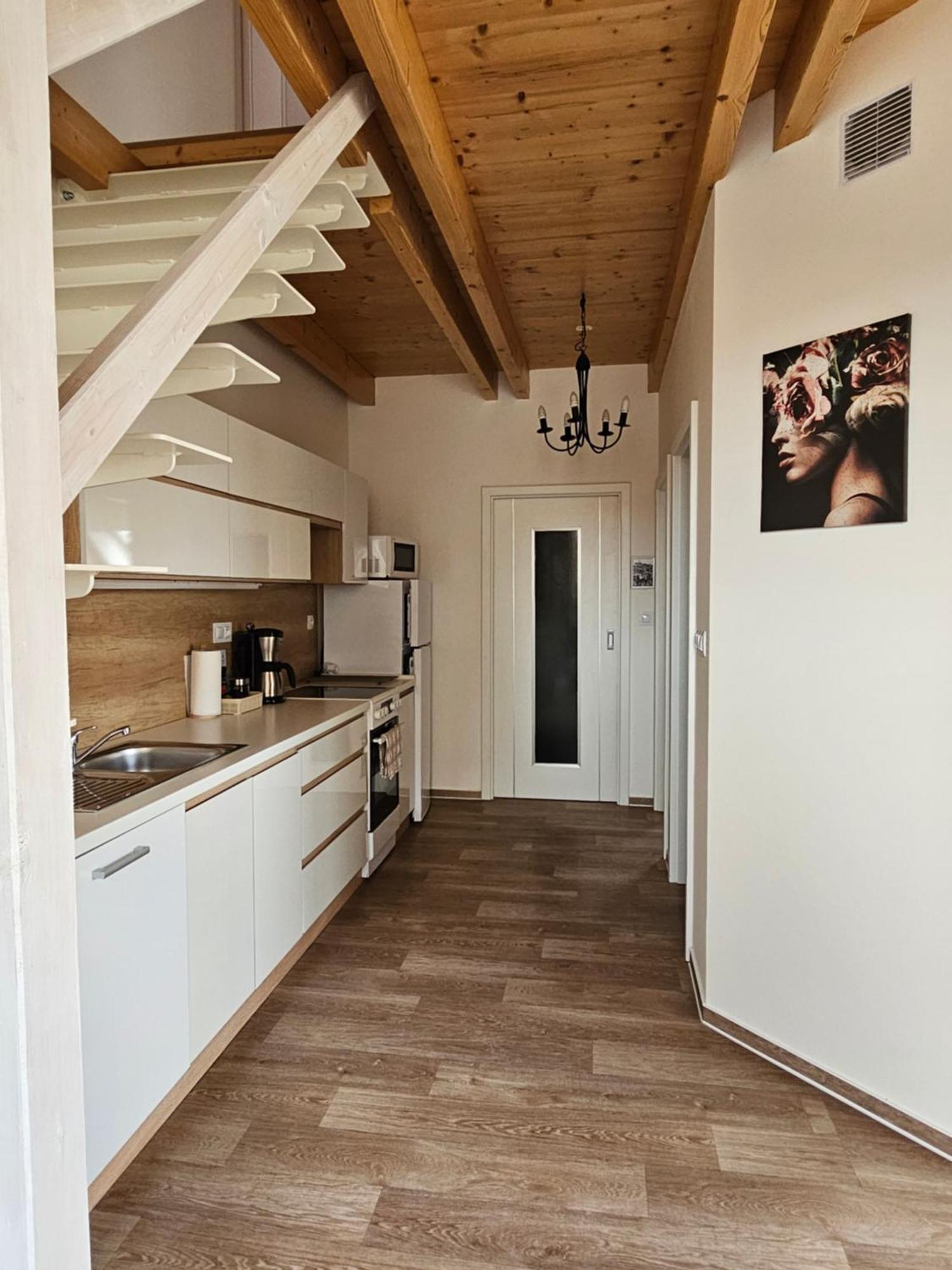 Apartman Maja Микулов Екстериор снимка